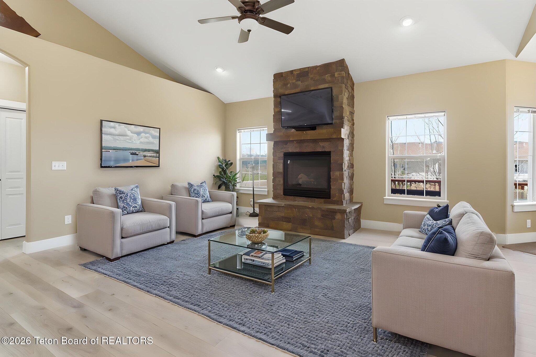 8840 AURORA Drive