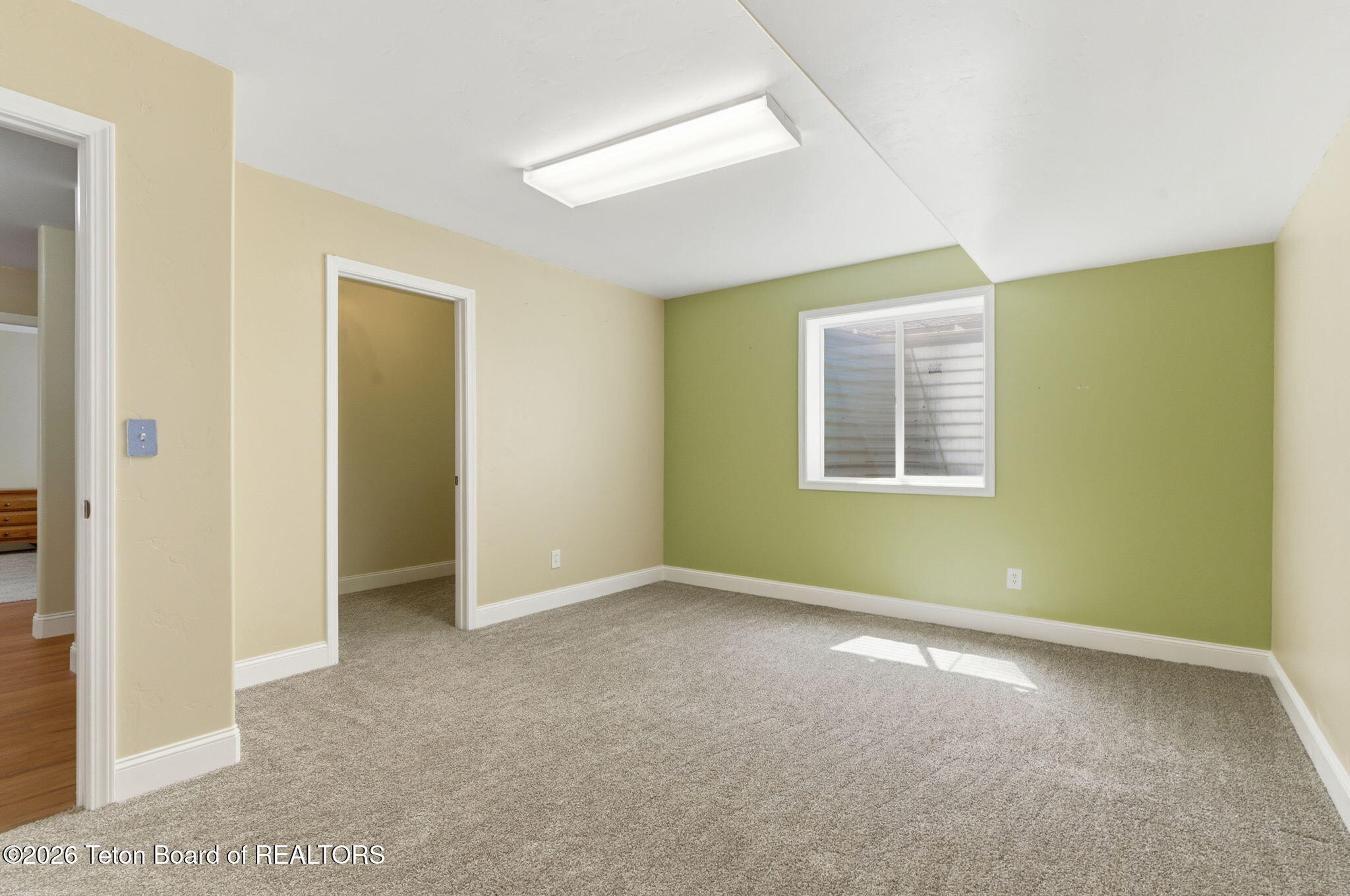 8840 AURORA Drive