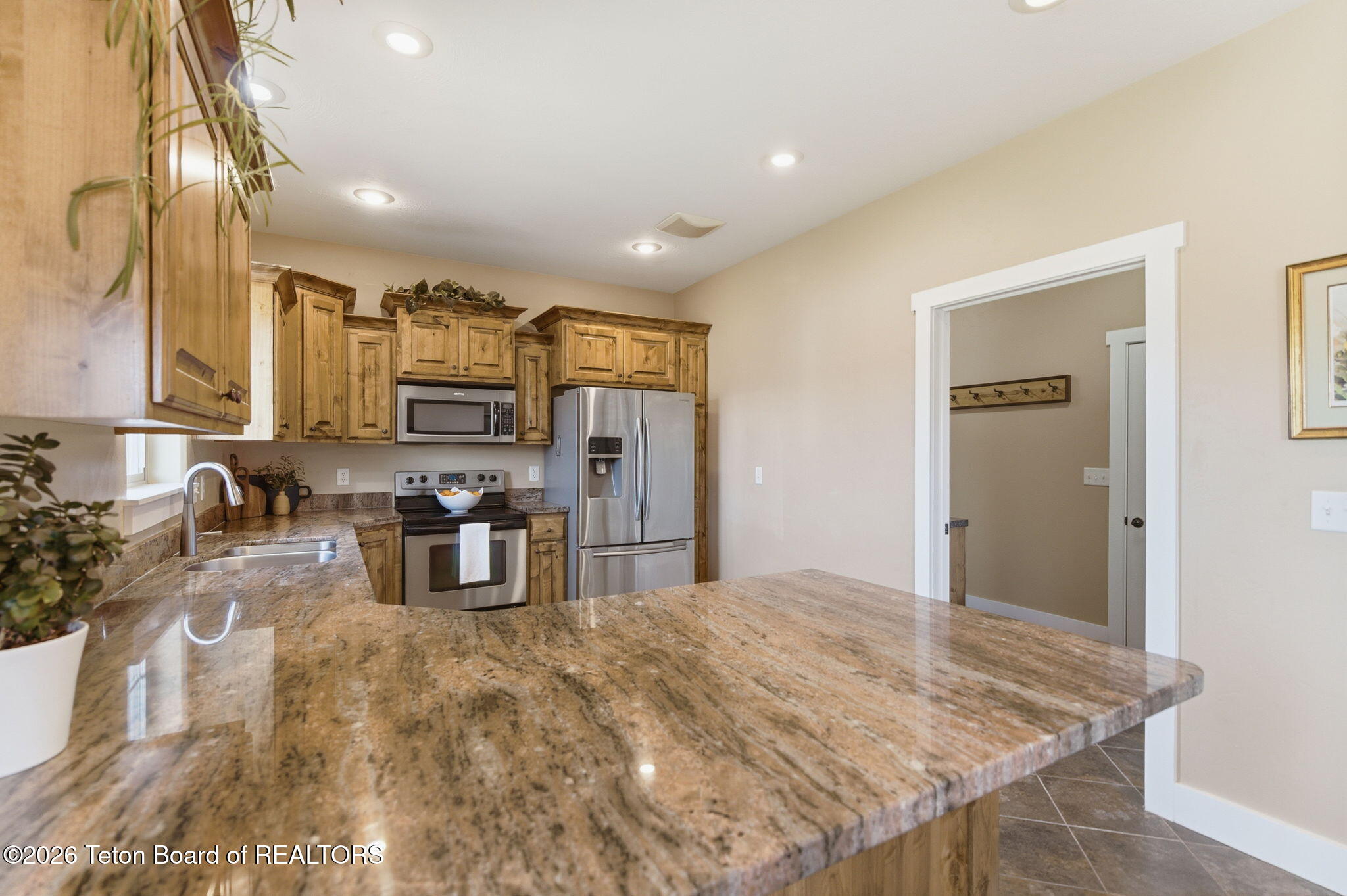 8840 AURORA Drive