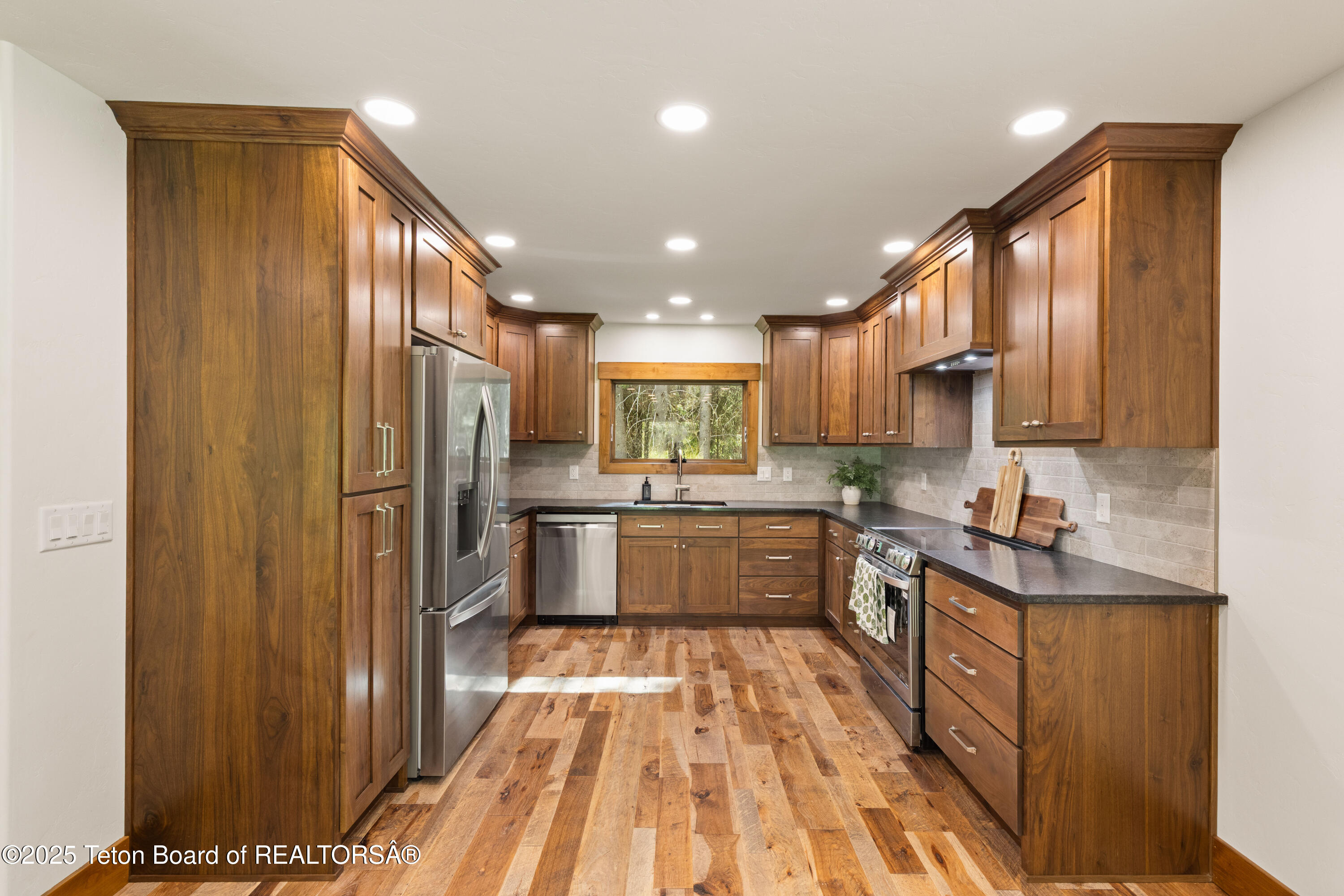 285 SPRUCE Street
