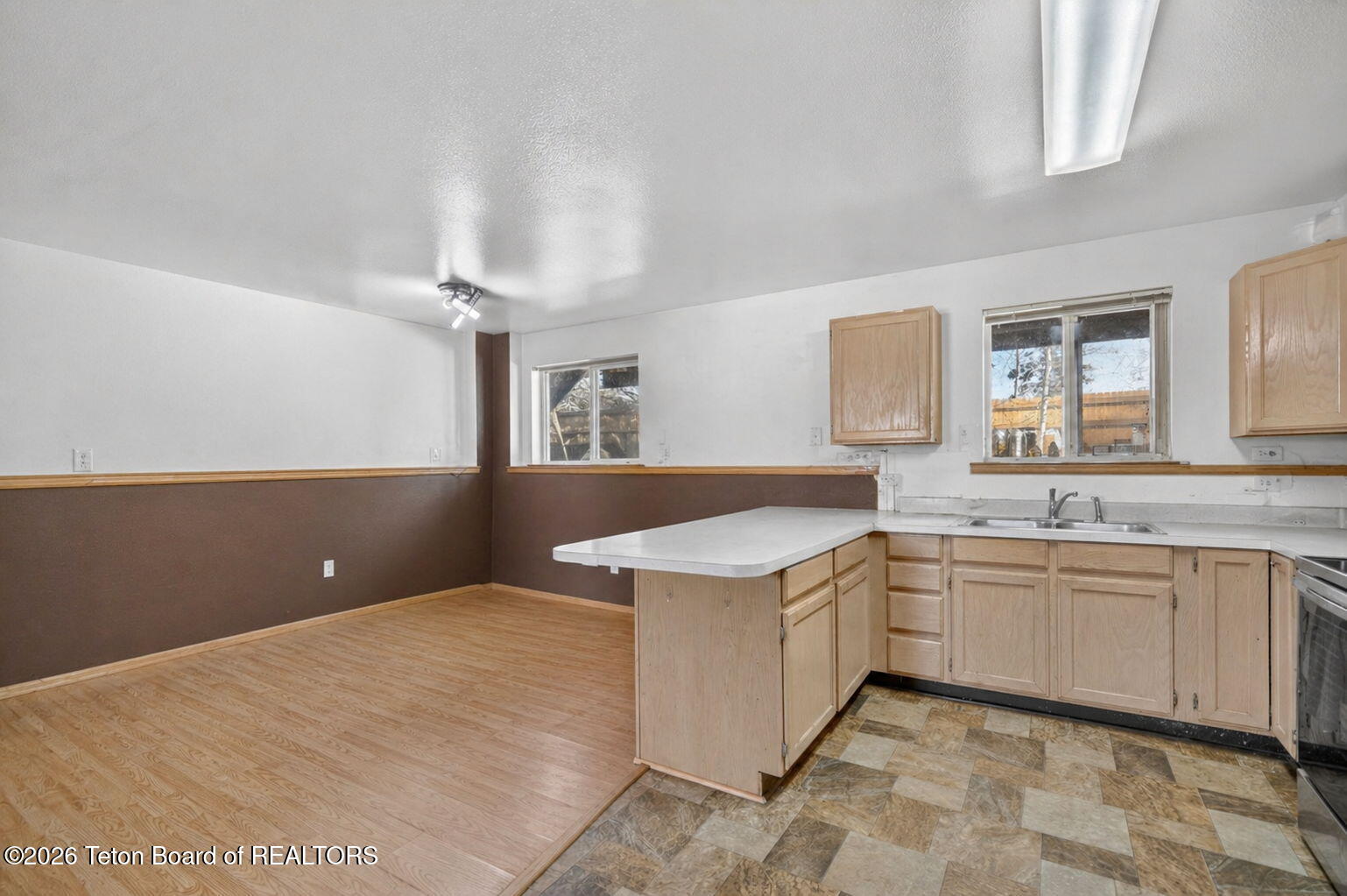 95 W BIRCH Street