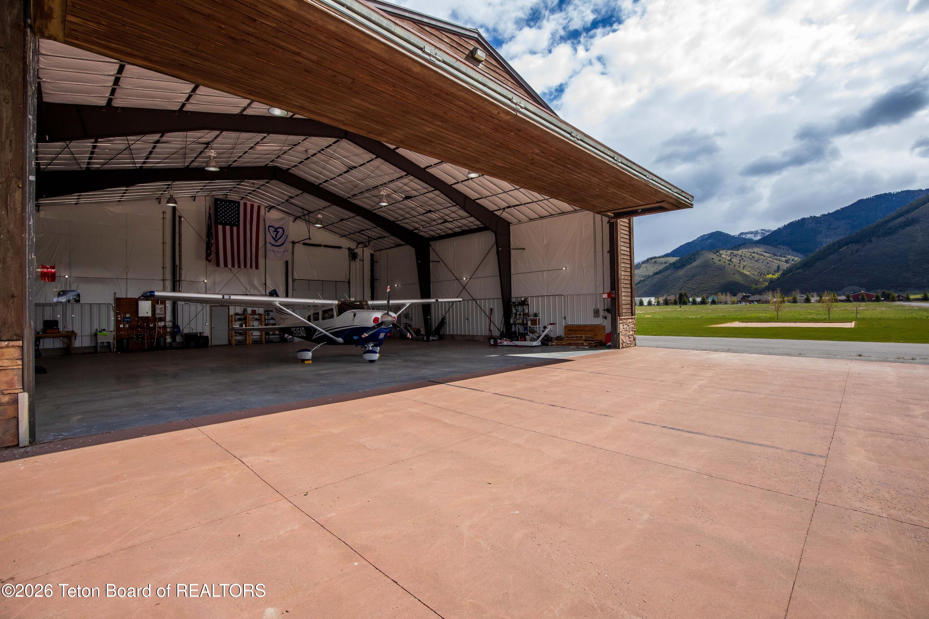 180 W CITATION Street