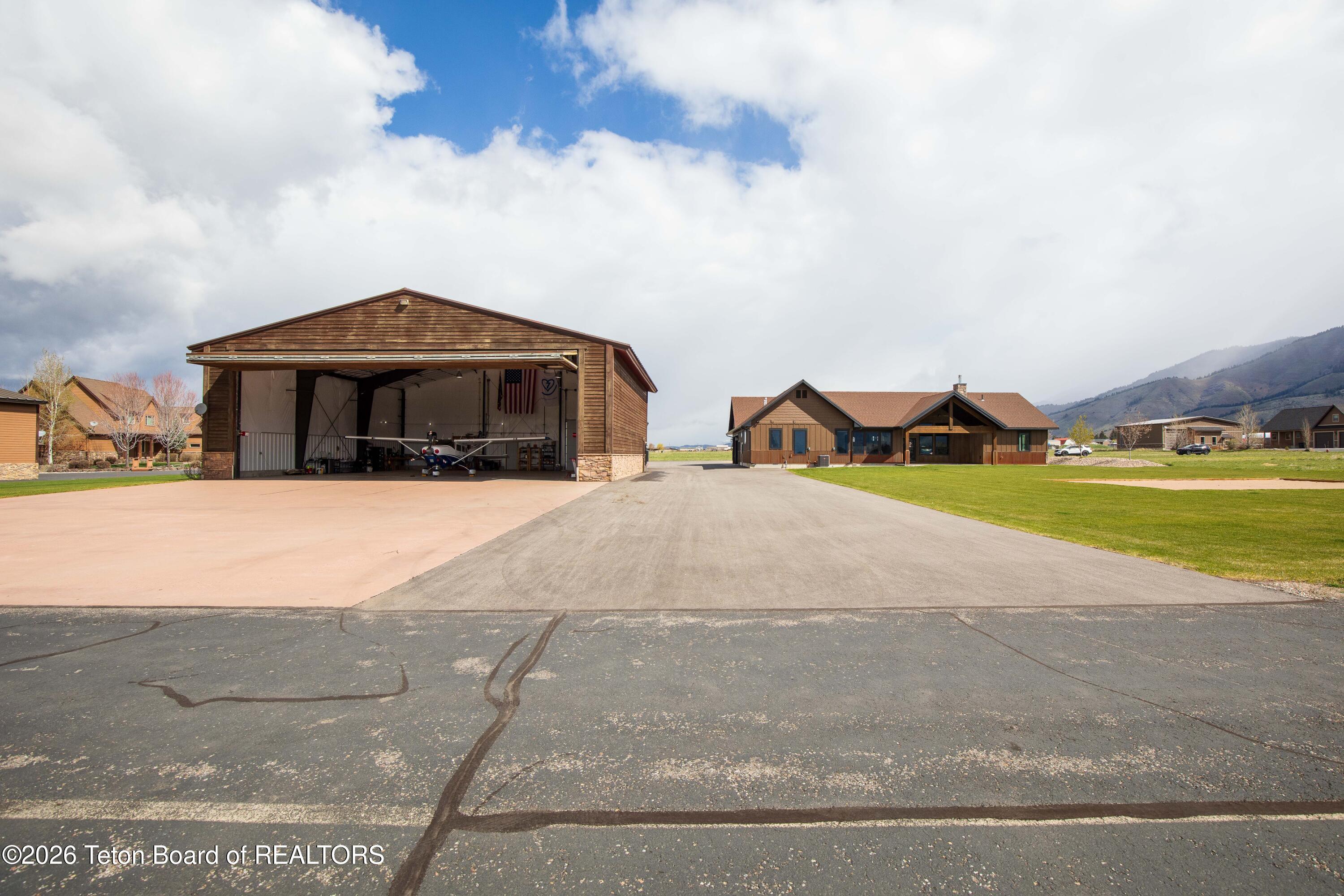 180 W CITATION Street