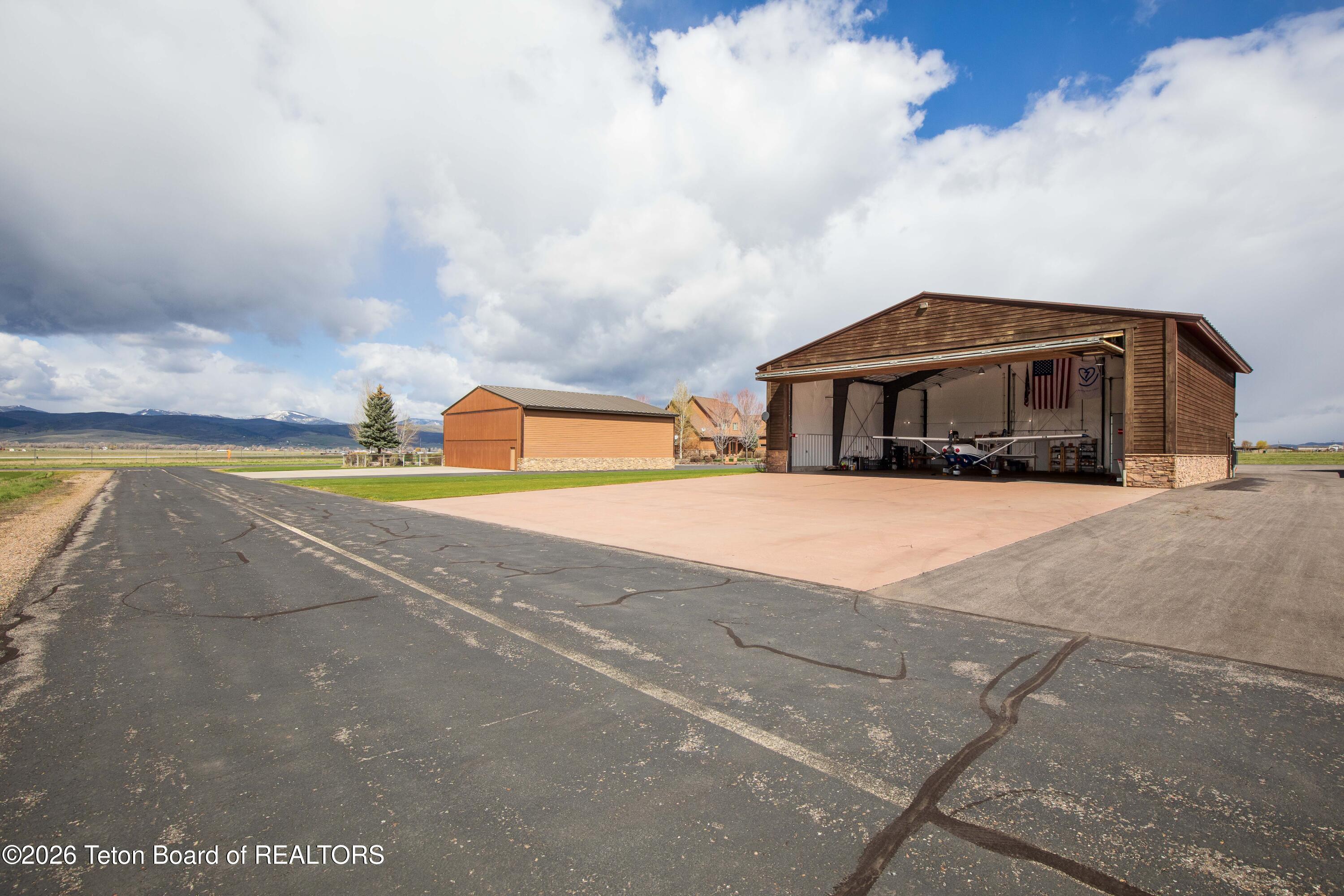 180 W CITATION Street