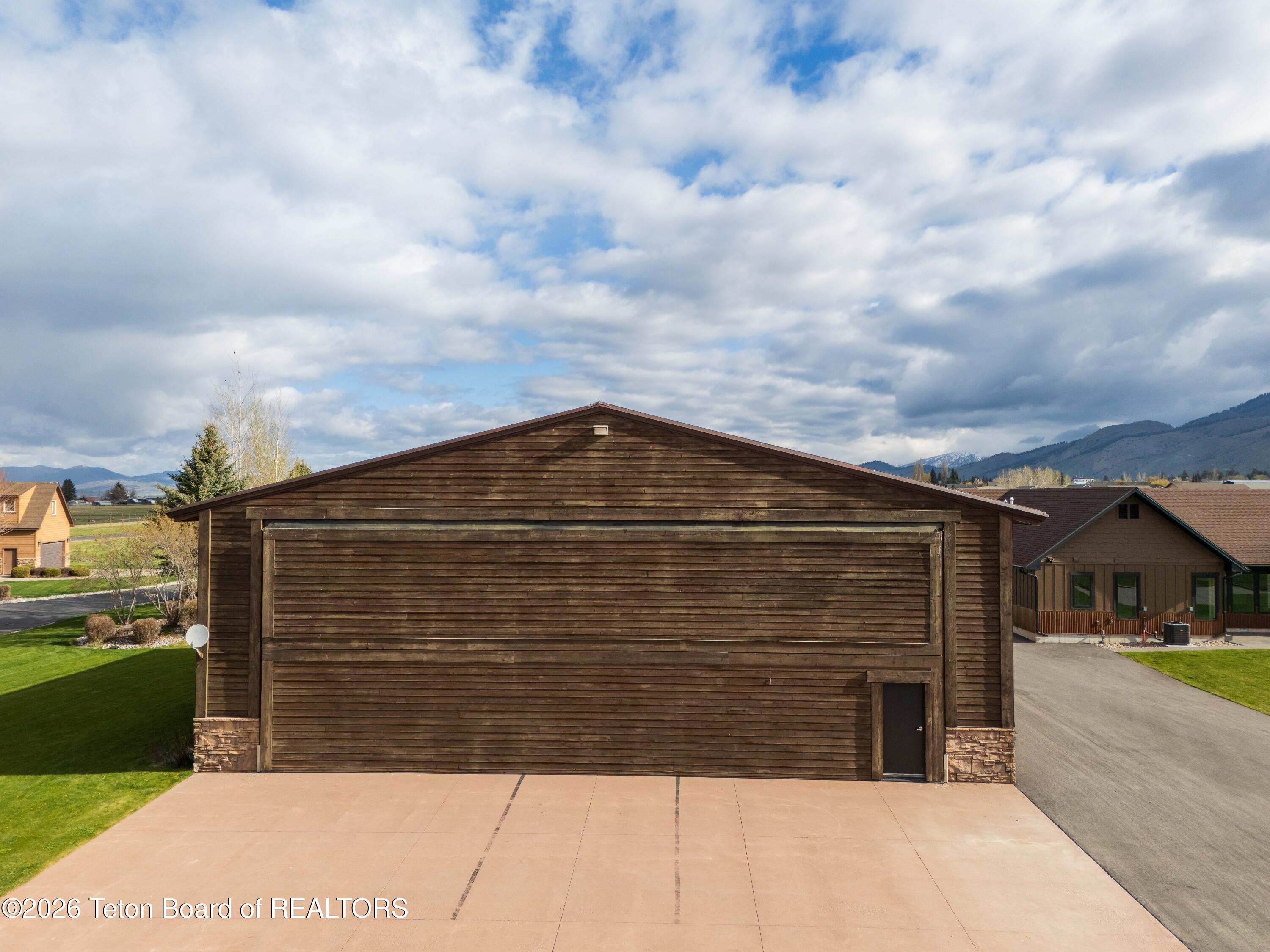 180 W CITATION Street