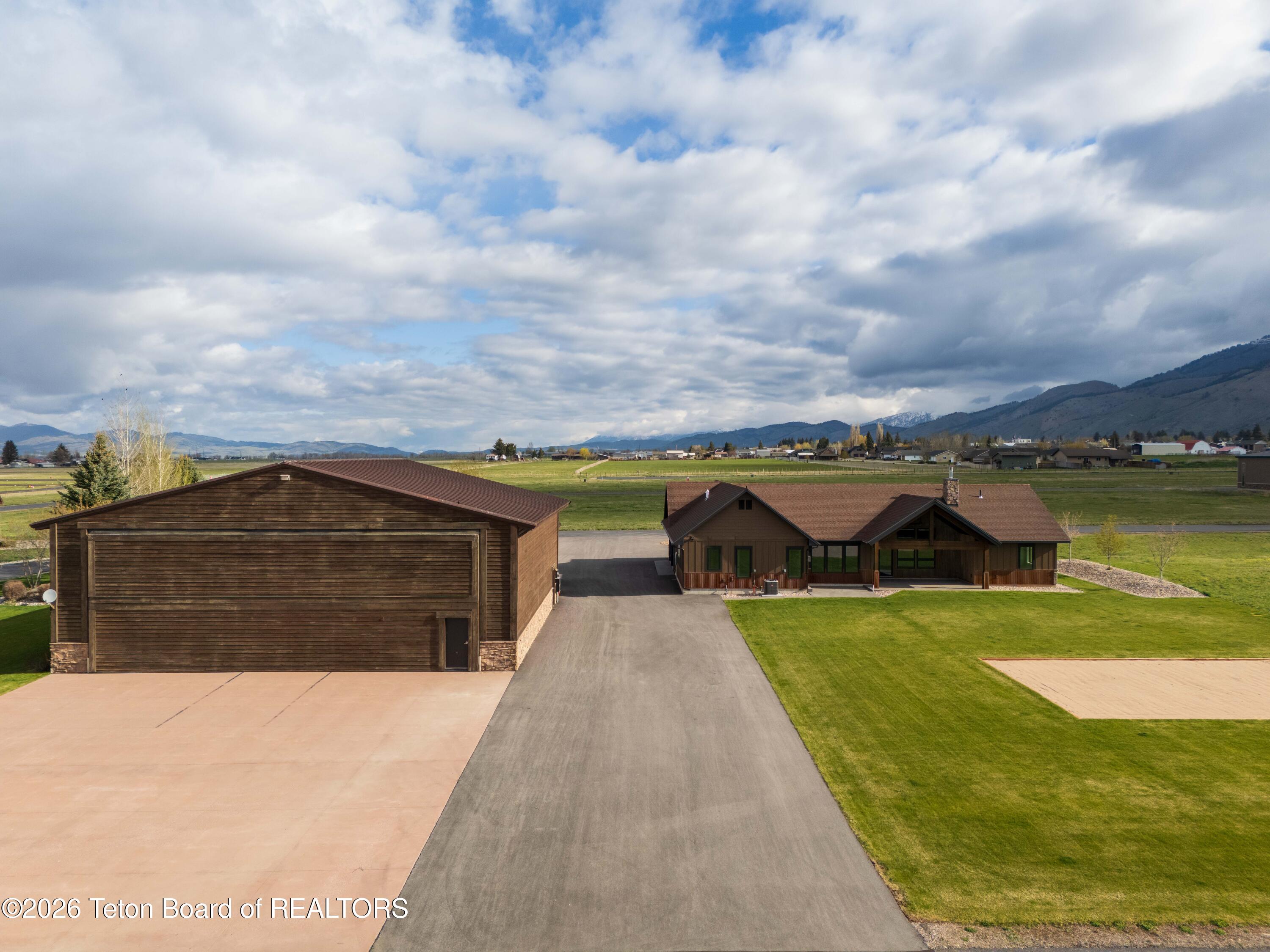 180 W CITATION Street