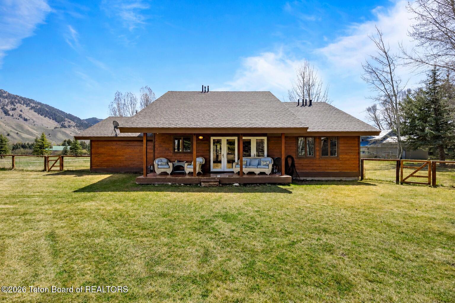 4085 BALSAM Lane