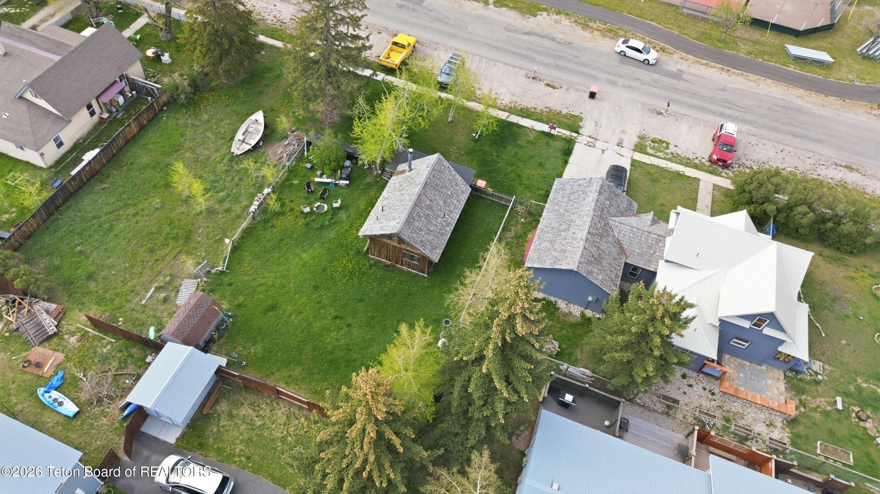 160 E WALLACE Avenue