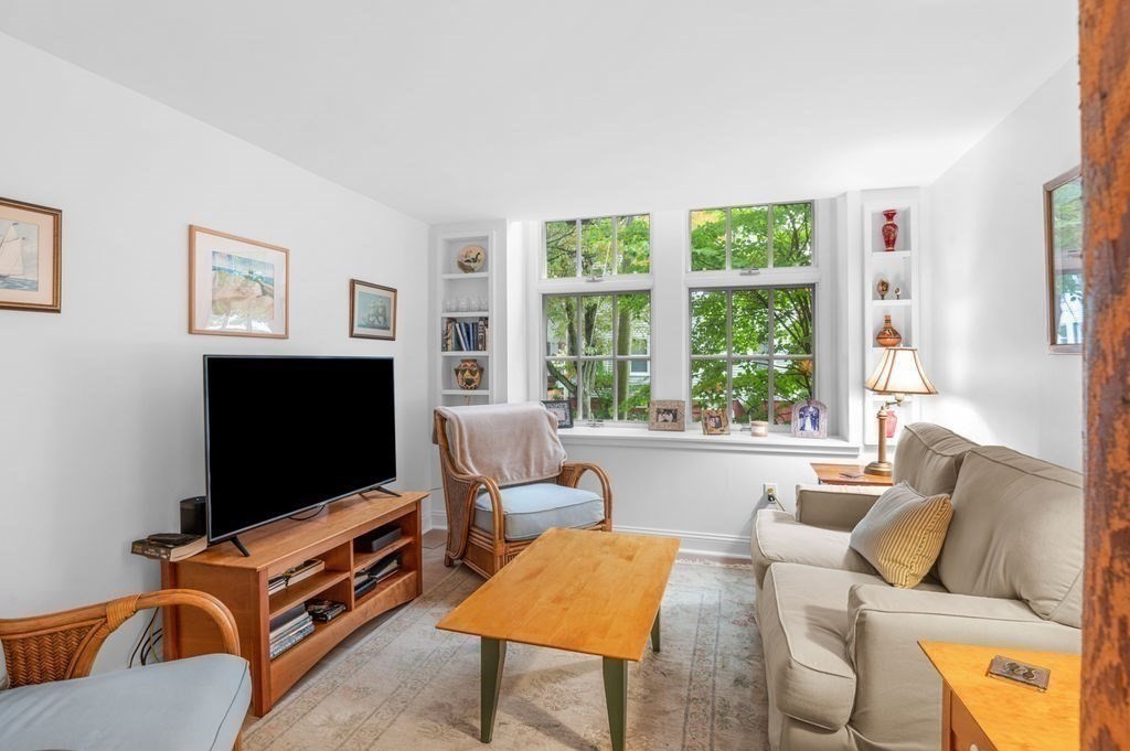 53 Warren St # 210