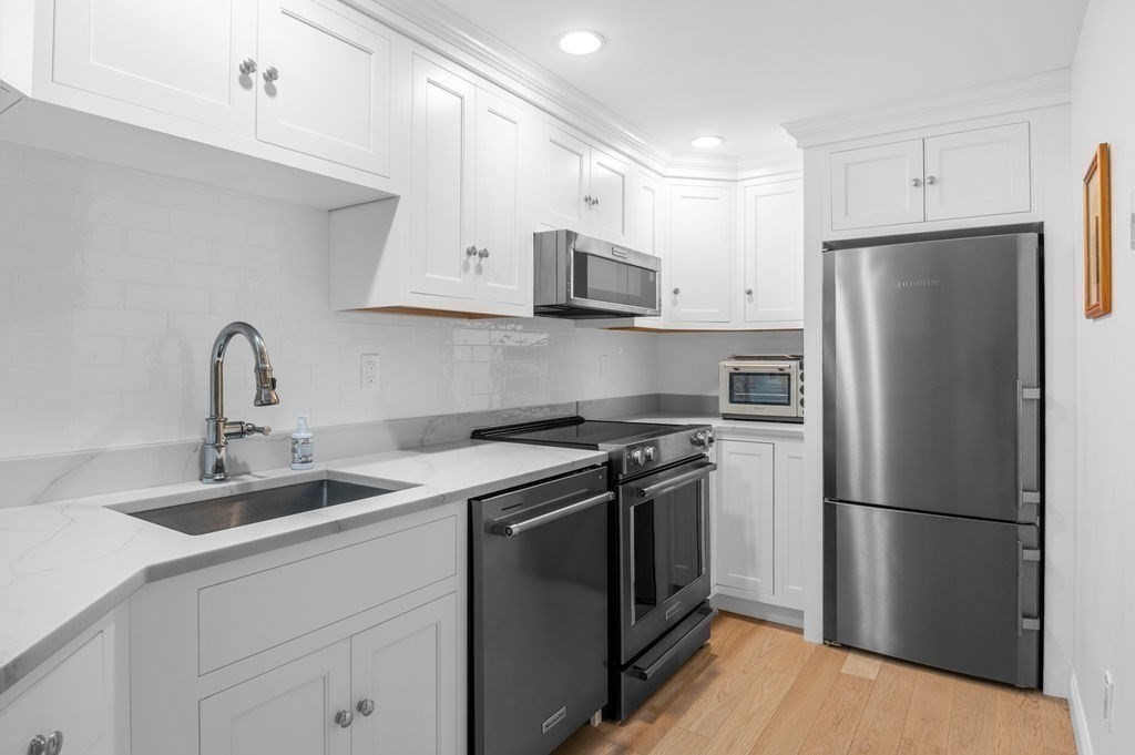 53 Warren St # 210
