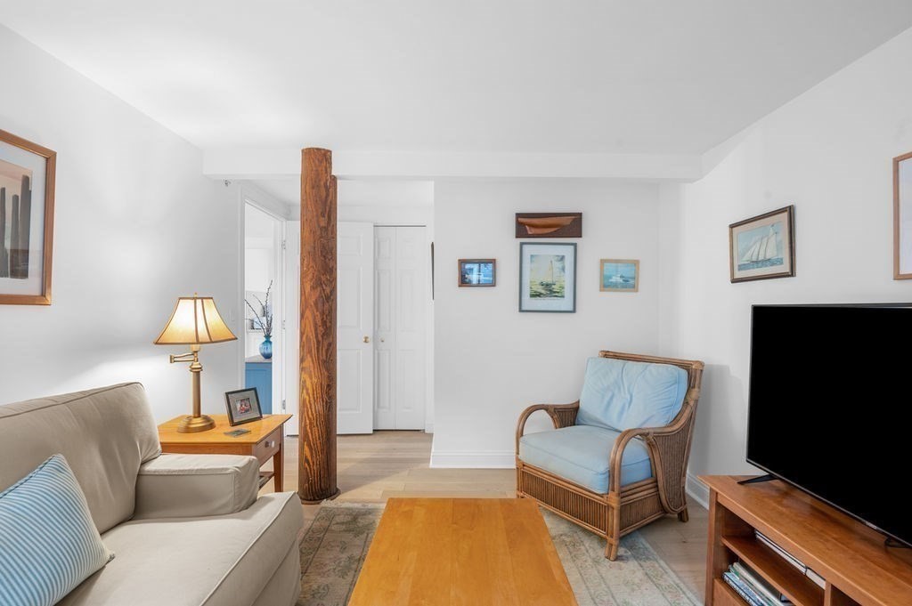 53 Warren St # 210