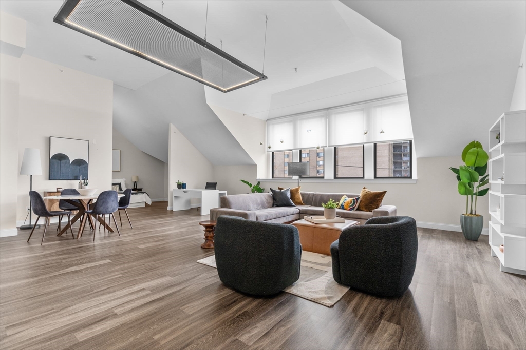 1022 Hancock St. # 304