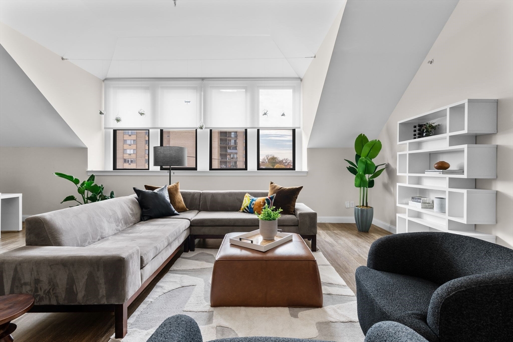 1022 Hancock St. # 304