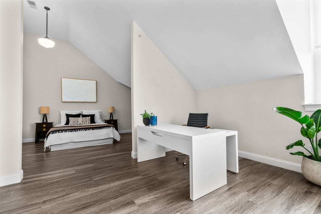 1022 Hancock St. # 304