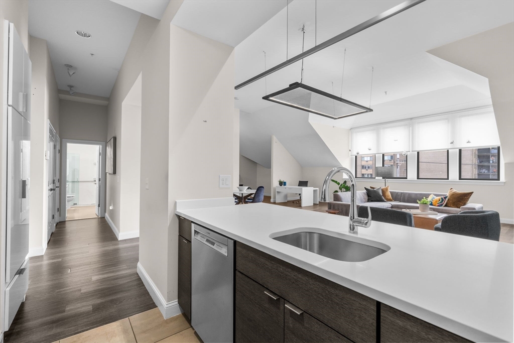 1022 Hancock St. # 304