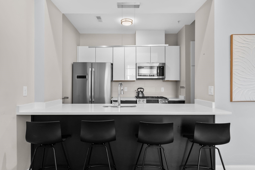 1022 Hancock St. # 304