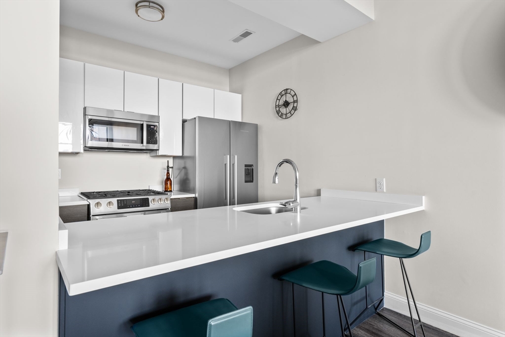 1022 Hancock St. # 302