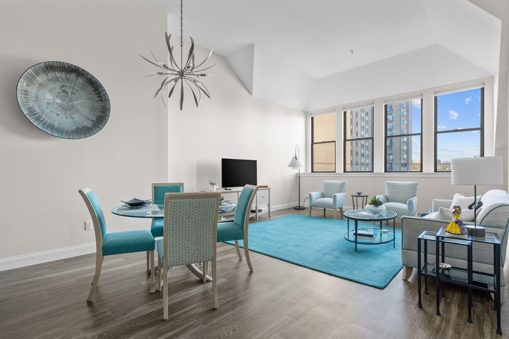1022 Hancock St. # 302