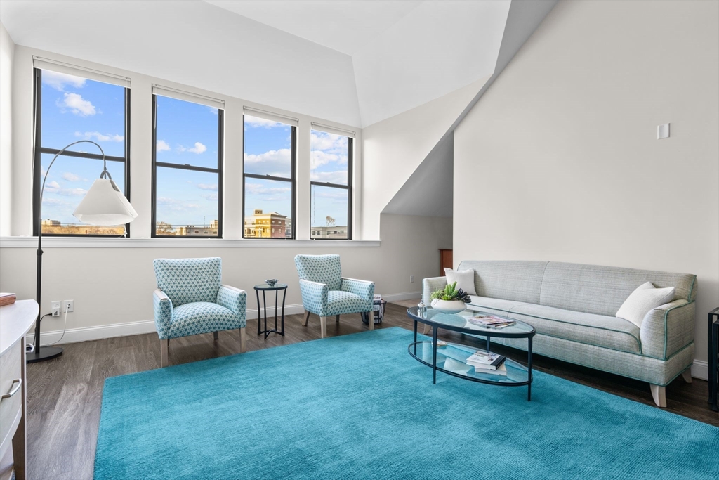 1022 Hancock St. # 302