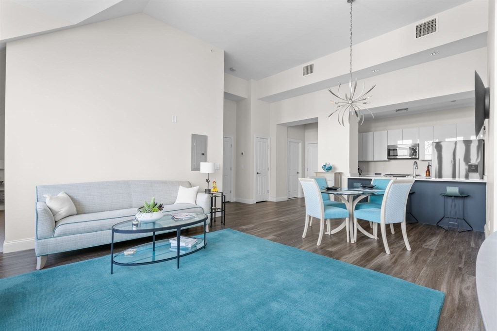 1022 Hancock St. # 302