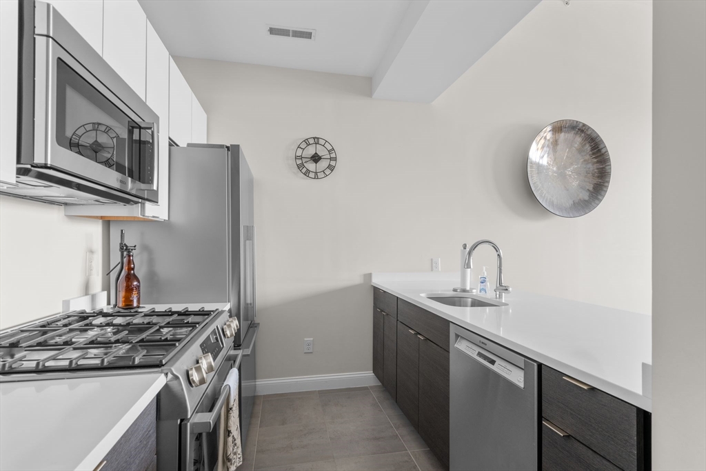 1022 Hancock St. # 302