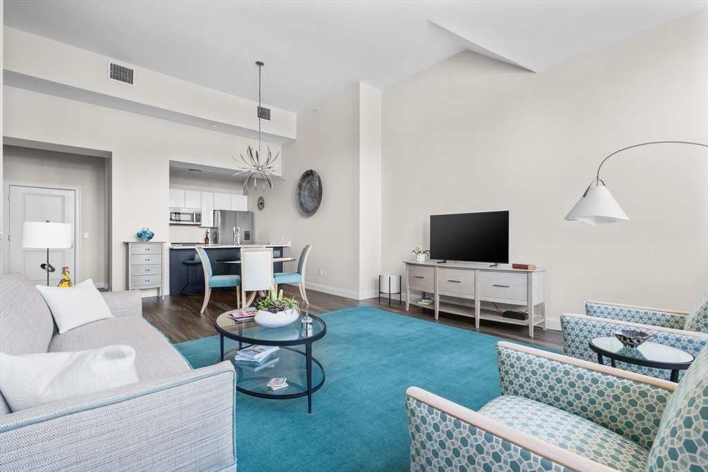 1022 Hancock St. # 302