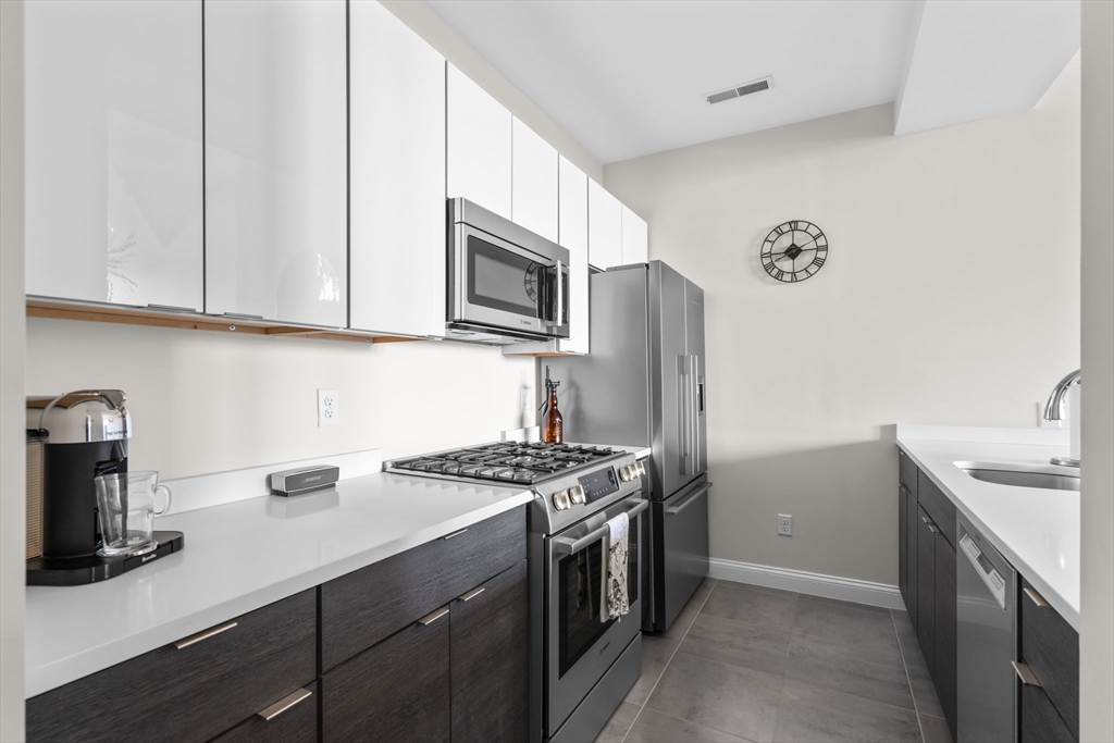 1022 Hancock St. # 302