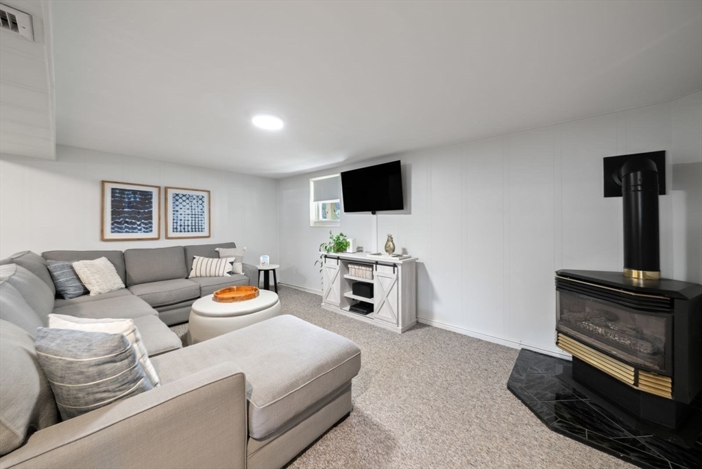 103 Pleasant St