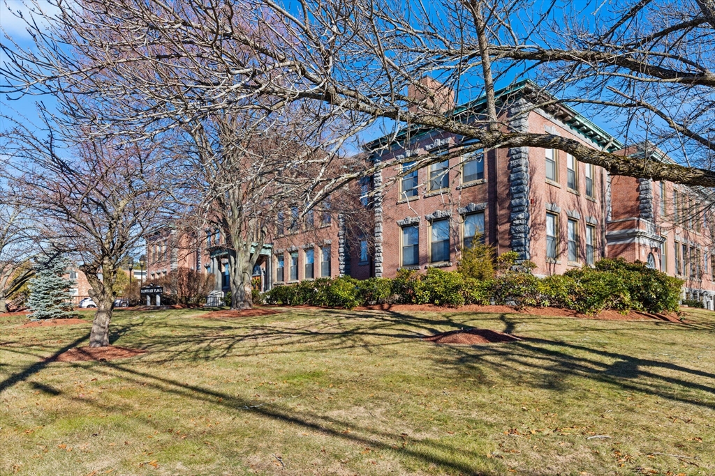 94 Newbury Avenue # 207