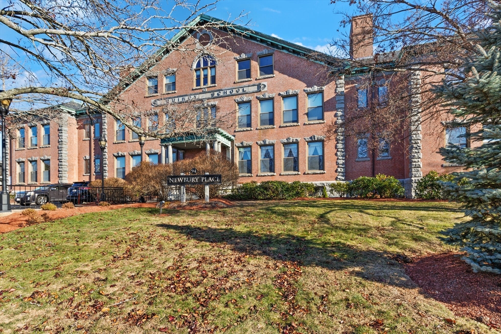 94 Newbury Avenue # 207