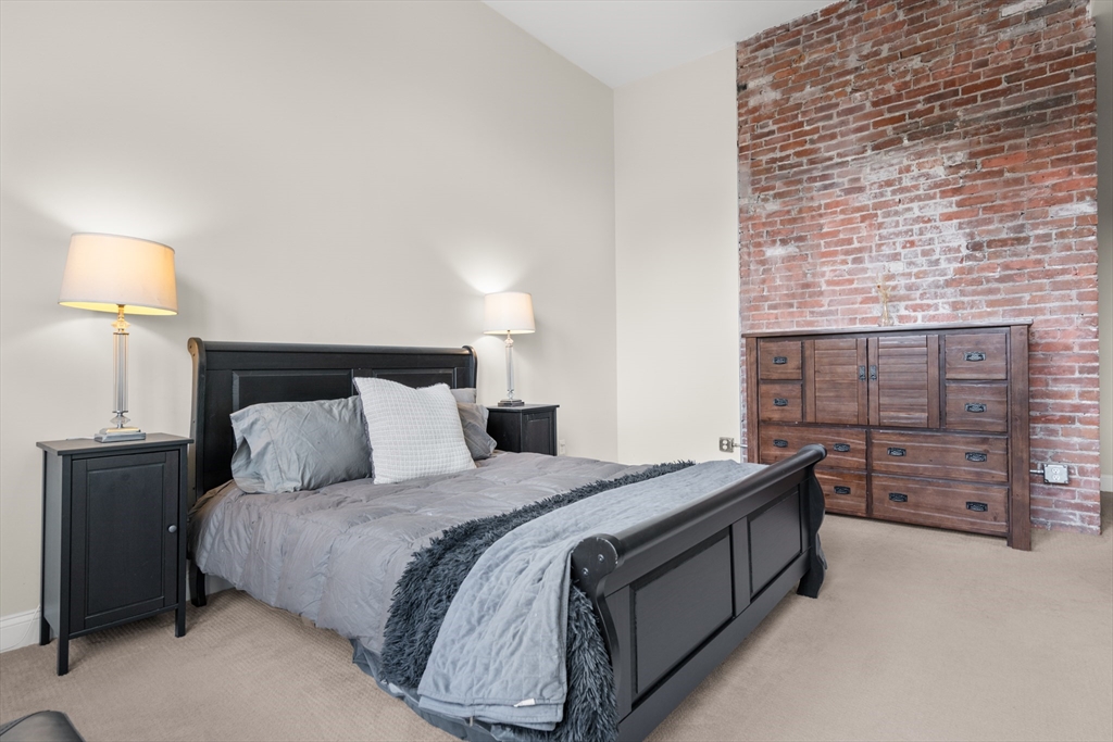 1022 Hancock St. # 206