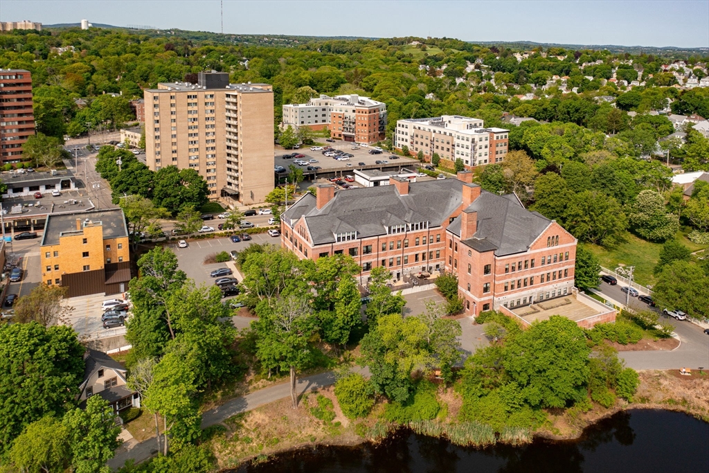 1022 Hancock St. # 206