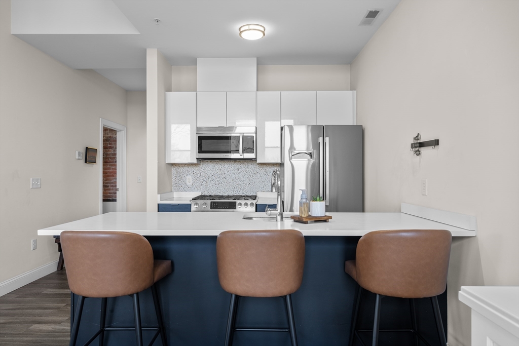 1022 Hancock St. # 206