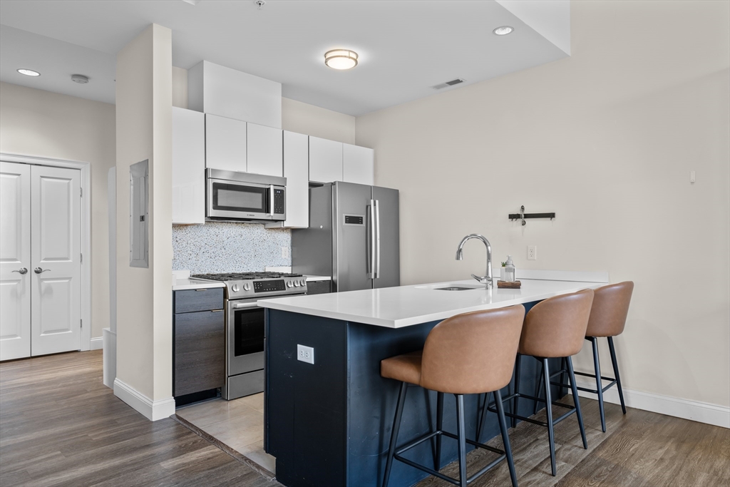 1022 Hancock St. # 206