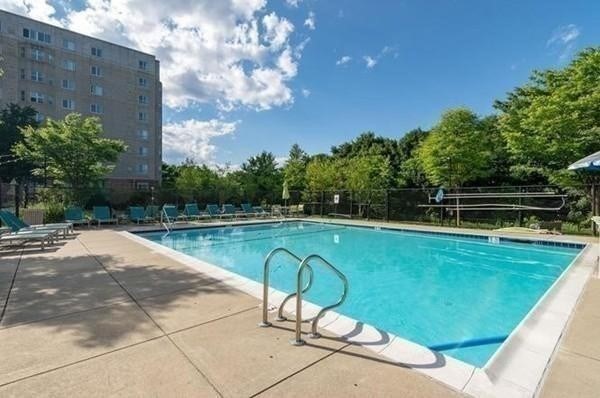1 Cityview Ln # 806