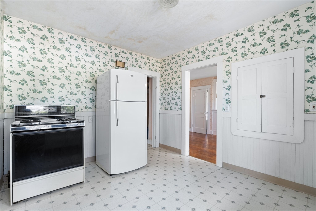 85 Whiton Ave