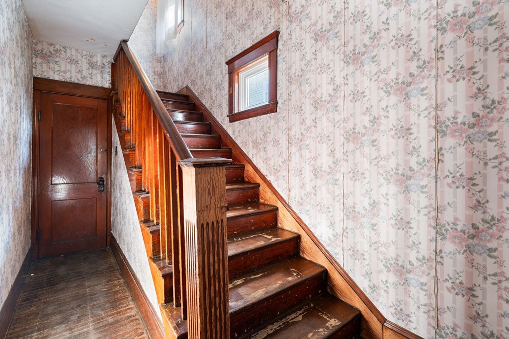 85 Whiton Ave