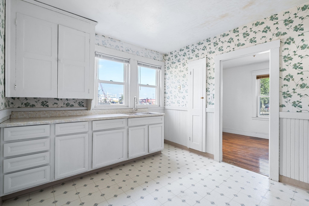 85 Whiton Ave