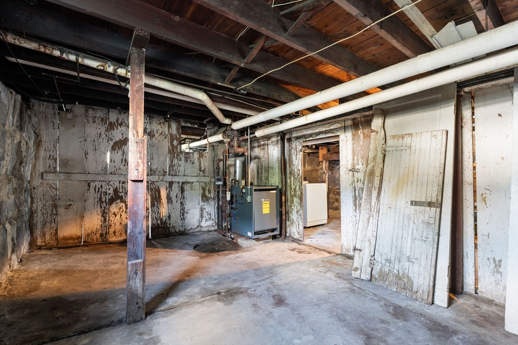 85 Whiton Ave