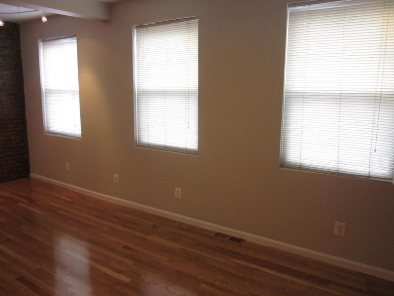 202 W 9th # 2