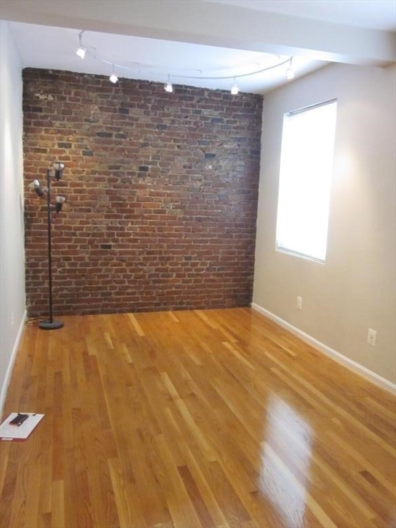 202 W 9th # 2