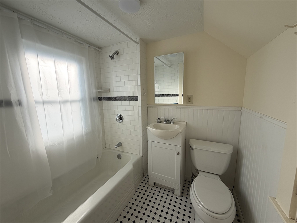 16 Franklin Place # 1R