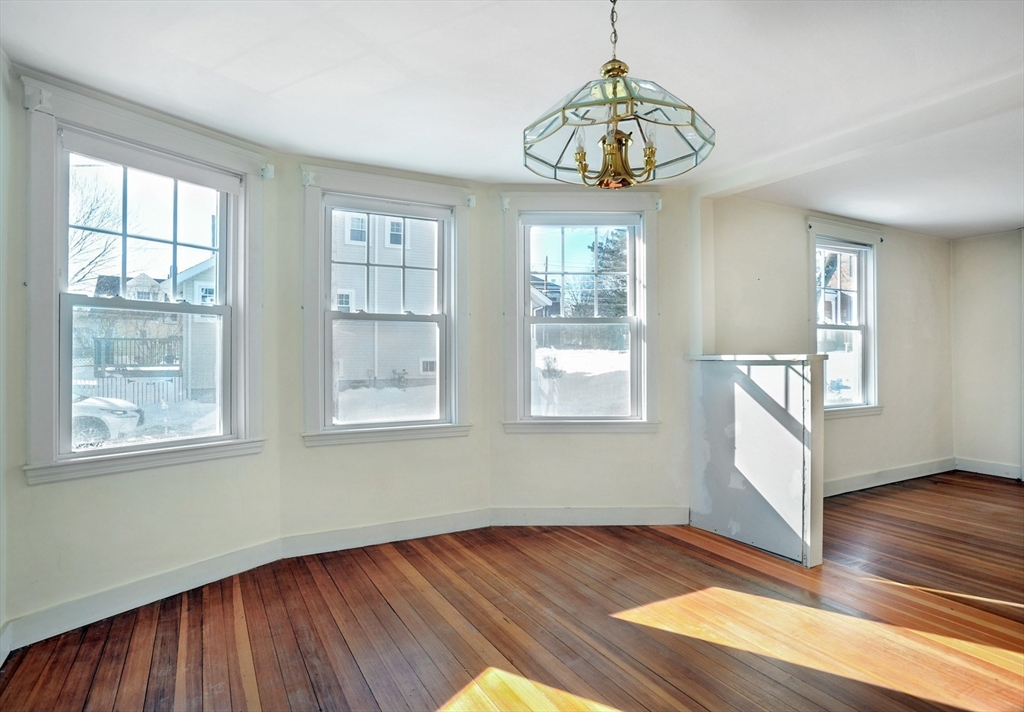 18 Valley Beach Ave