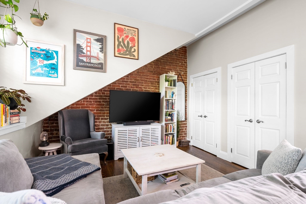 46 E Springfield # 5