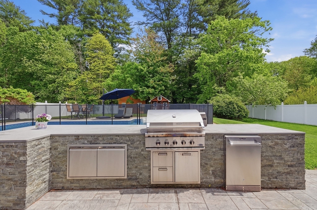 84 Patricia Ln