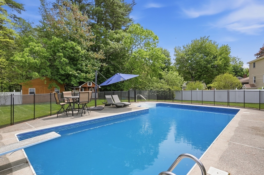 84 Patricia Ln