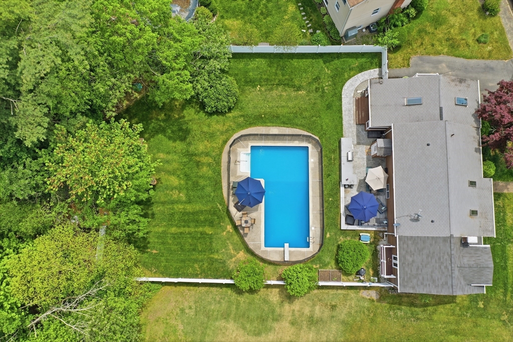 84 Patricia Ln