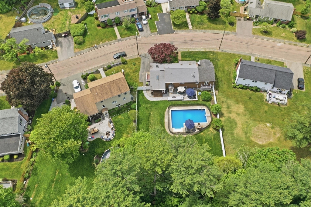 84 Patricia Ln