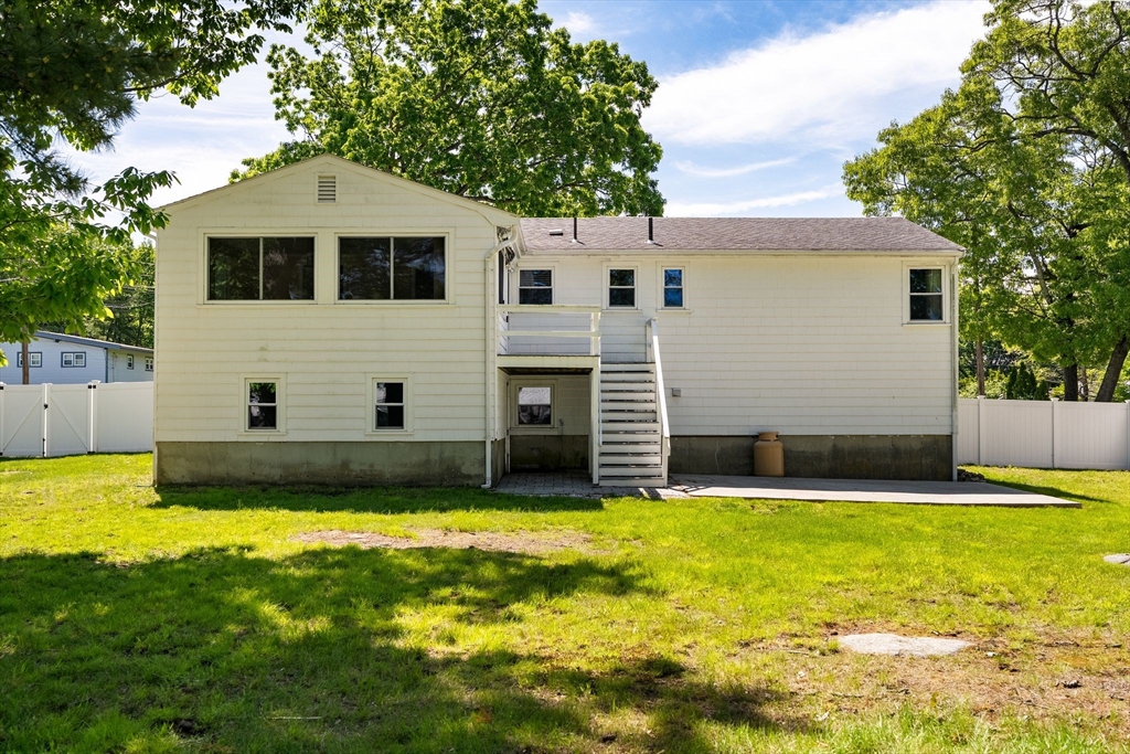 37 Old Coach Rd