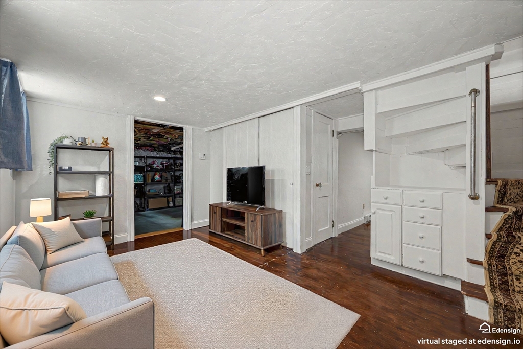 14 Hillsboro St.